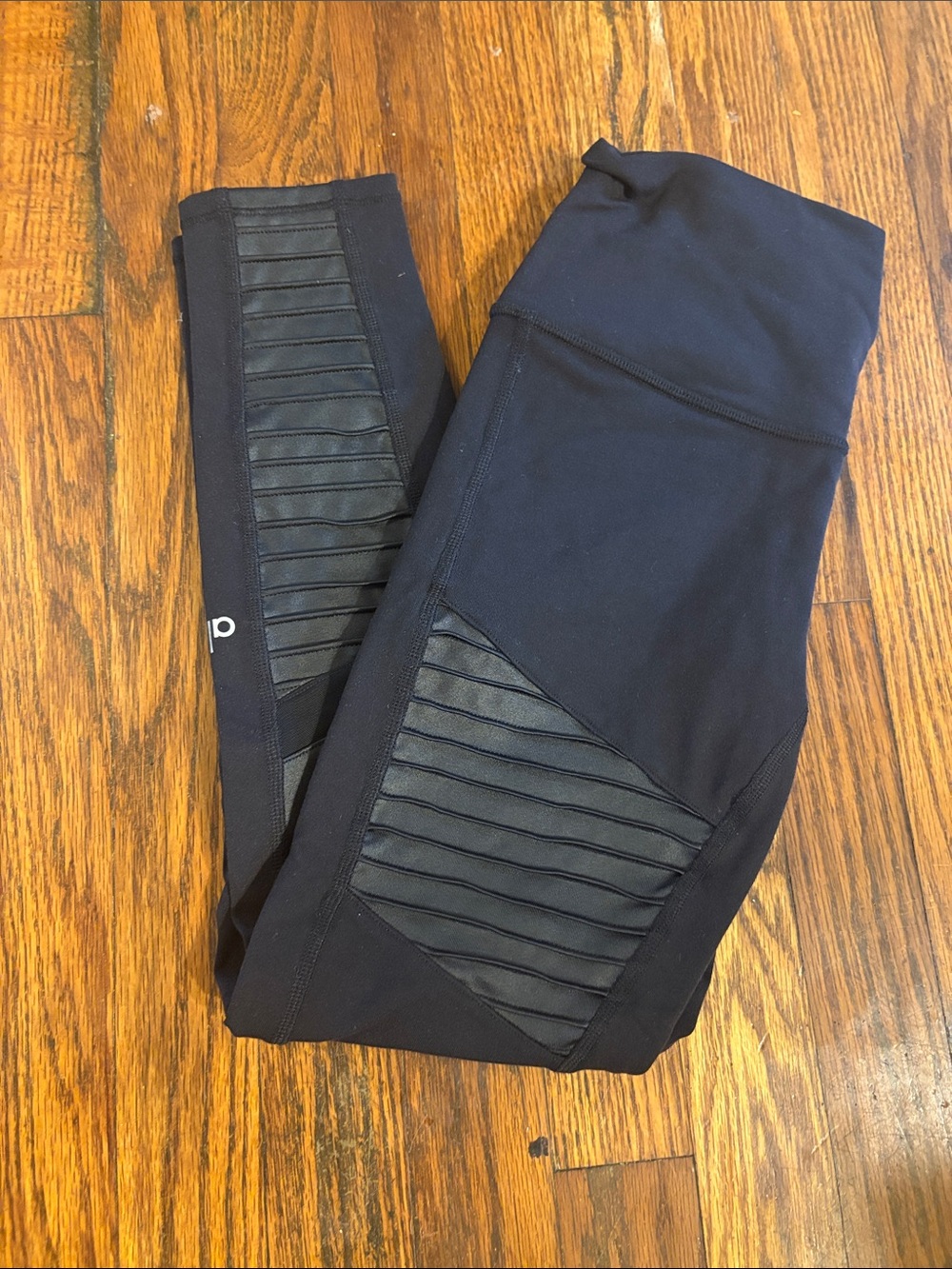 🎉EUC! ALO Yoga Black Ribbed Panel High-Rise Leggings